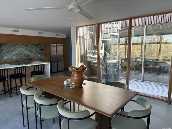 25 Sloop WALK, Summer Club, NY 11770