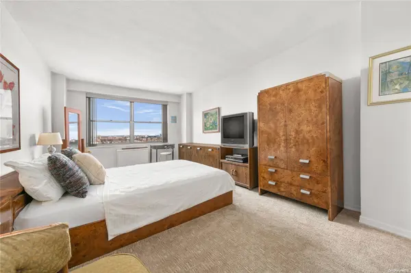 70-31 108 #12B, Forest Hills, NY 11375