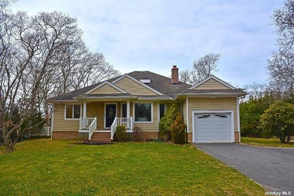 49 Old Main RD, Quogue, NY 11959
