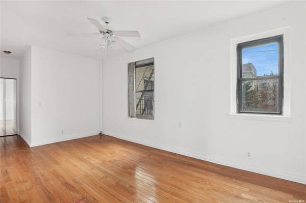 21-57 33rd Street #4D, Astoria, NY 11105
