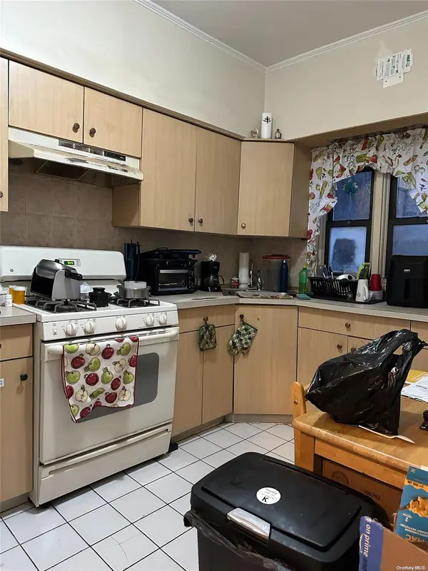 56-31 Metropolitan AVE, Ridgewood, NY 11385