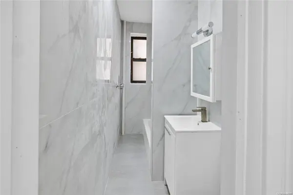 37-20 81st ST #3r, Jackson Heights, NY 11372