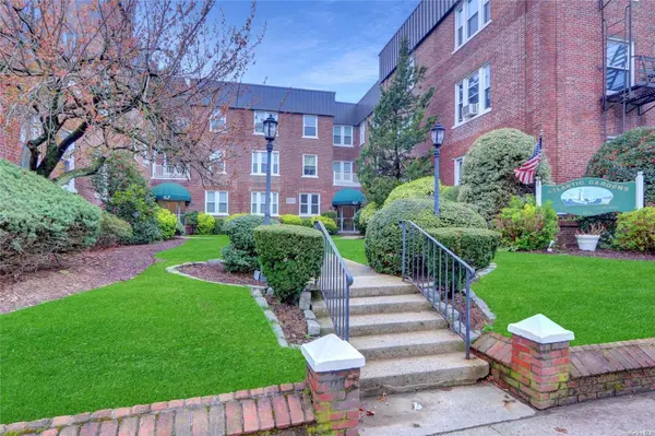 185 Atlantic AVE #C3, Lynbrook, NY 11563