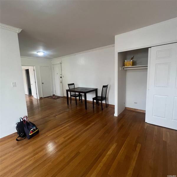 63-45 Saunders ST #2D, Rego Park, NY 11374
