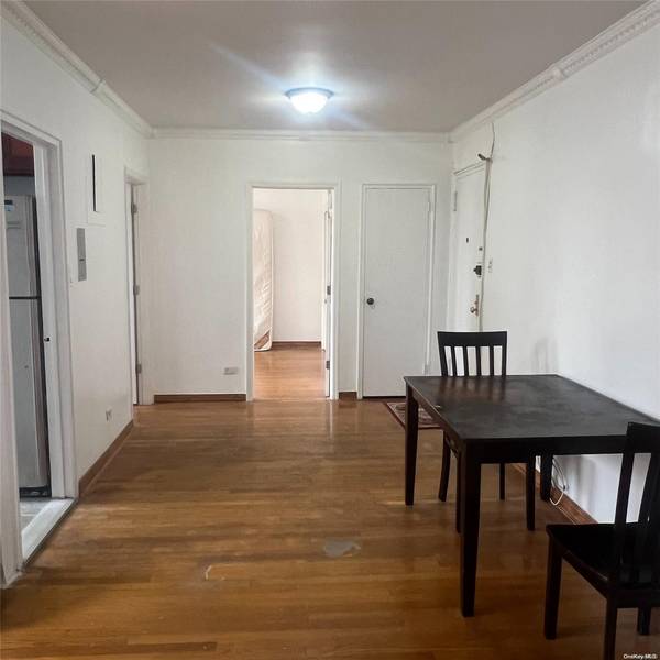 63-45 Saunders ST #2D, Rego Park, NY 11374