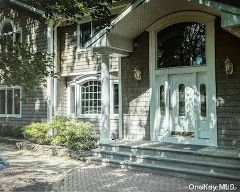5 Wesley CT, Huntington, NY 11743