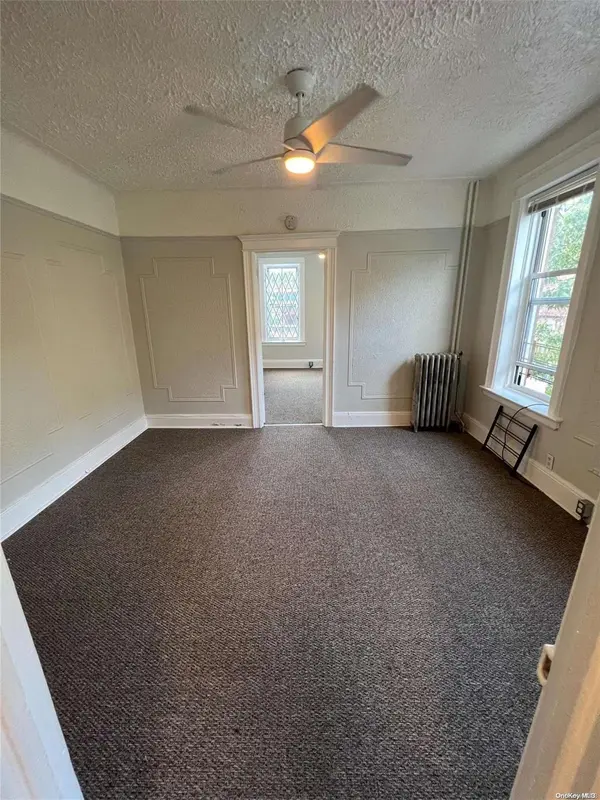 16-83 Woodbine ST, Ridgewood, NY 11385