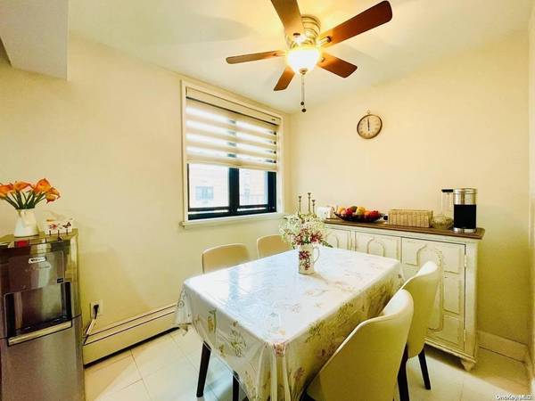 99-06 58th AVE #6-E, Corona, NY 11368