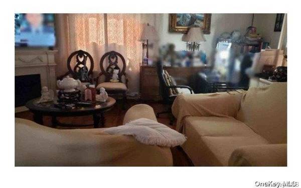 226-37 Manor Road #2714, Bellerose Manor, NY 11427