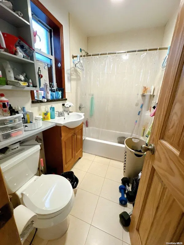 159-08 59th AVE, Fresh Meadows, NY 11365