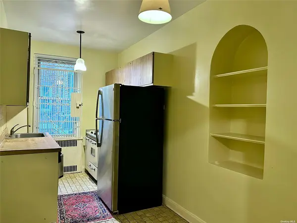 69-09 108th ST #312, Forest Hills, NY 11375
