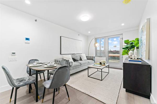 131-19 Fowler AVE #4B, Flushing, NY 11355