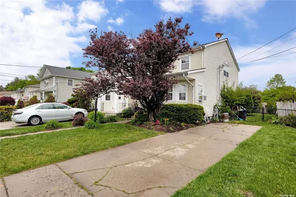 216 Swalm ST #A, Westbury, NY 11590
