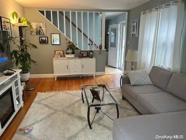 163-32 20th AVE, Whitestone, NY 11357