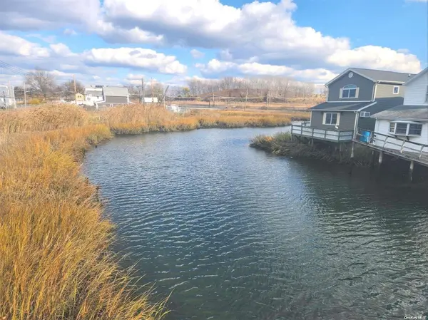 102-07 Russell ST, Howard Beach, NY 11414