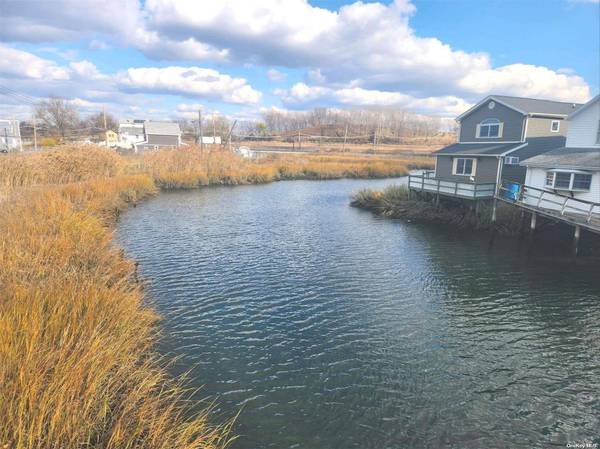 102-07 Russell ST, Howard Beach, NY 11414