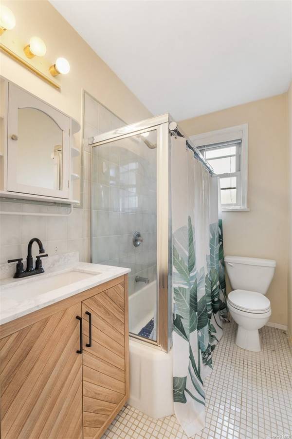 48-17 42nd ST #7B, Woodside, NY 11377
