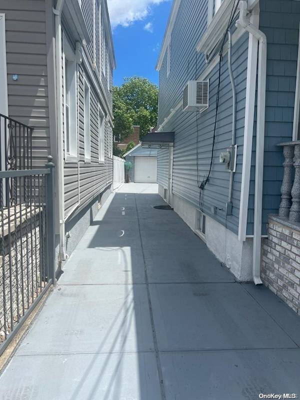 114-09 127th ST, South Ozone Park, NY 11420
