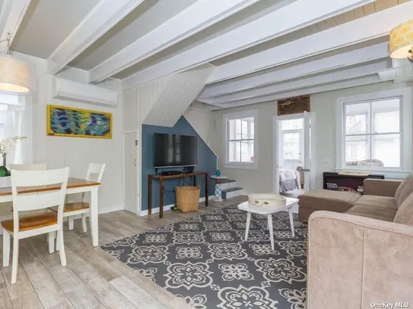 192 Cottage WALK, Ocean Beach, NY 11770