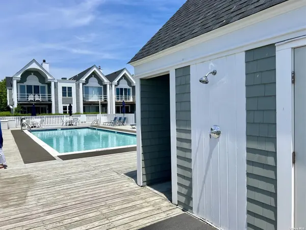 8 Oyster Point, Greenport, NY 11944