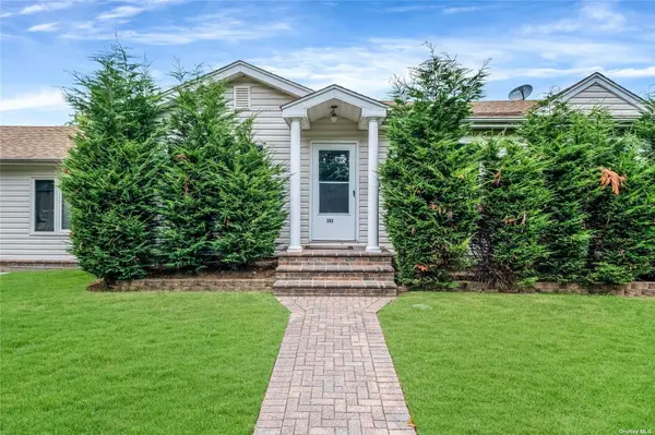 263 N Park DR, Massapequa, NY 11758