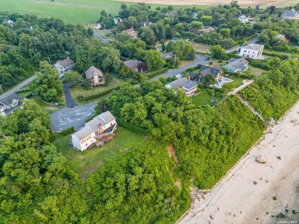 895 Glen CT, Cutchogue, NY 11935