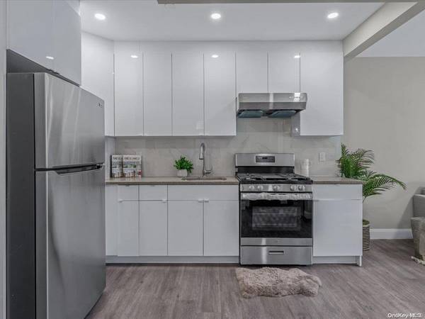 163-07 72nd AVE #2D, Fresh Meadows, NY 11365