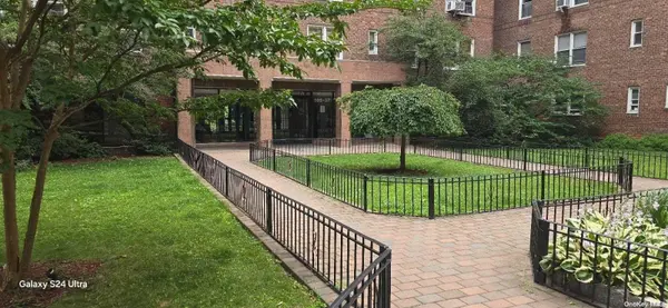 105-37 65 AVE #1C, Forest Hills, NY 11375