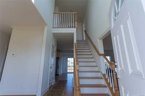 Tbb Expressway DR, Medford, NY 11763