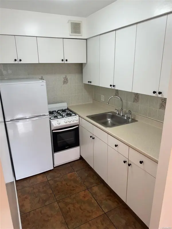 70-10 Eliot AVE, Middle Village, NY 11379