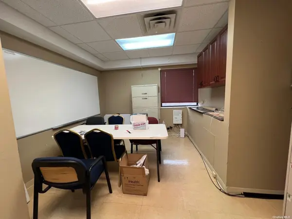 257-10 Union  Turnpike #3, Glen Oaks, NY 11004