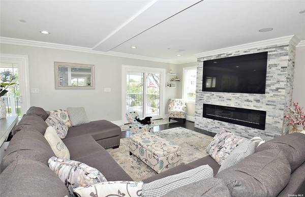 46 E Fulton ST, Long Beach, NY 11561