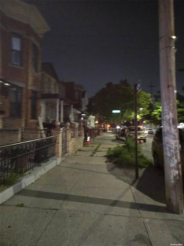 261 Etna ST, Brooklyn, NY 11208