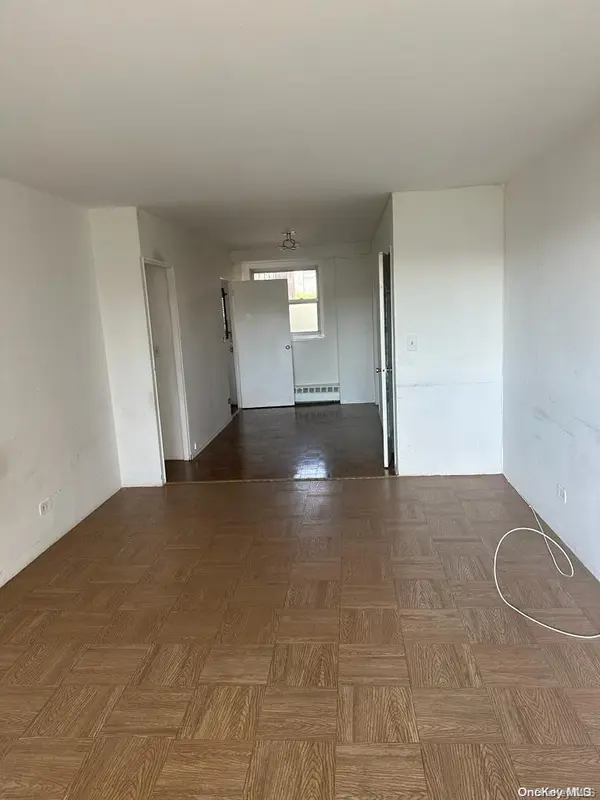 97-10 62 DR #4M, Rego Park, NY 11374
