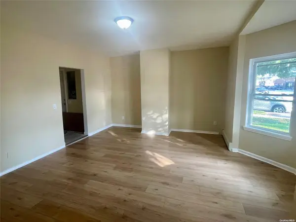142 Henry ST, Hempstead, NY 11550