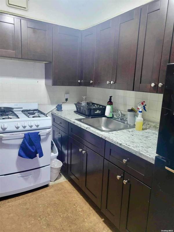 95-24 42nd AVE, Elmhurst, NY 11373