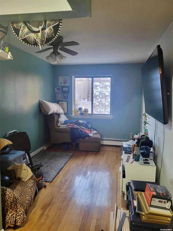 95-24 42nd AVE, Elmhurst, NY 11373