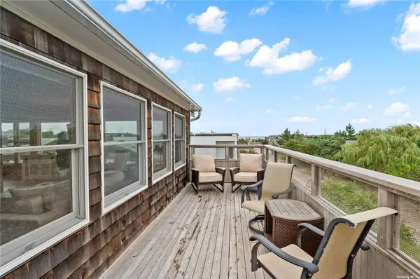 32 Schooner WALK, Ocean Beach, NY 11770