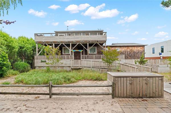32 Schooner WALK, Ocean Beach, NY 11770