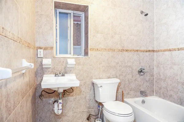 197-21 Carpenter AVE #1G, Jamaica, NY 11423