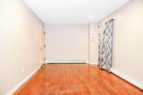 197-21 Carpenter AVE #1G, Jamaica, NY 11423