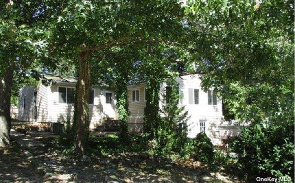 70 Beech ST, Lake Grove, NY 11755