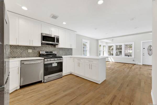 108-05 221st ST, Queens Village, NY 11429