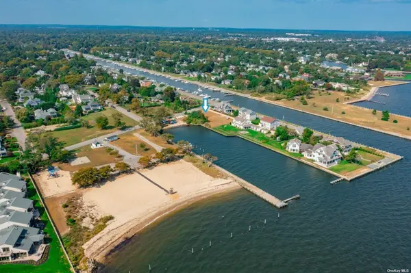 17 S Bay CT, Brightwaters, NY 11718
