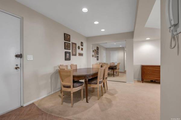 1390 Broadway #116, Hewlett, NY 11557