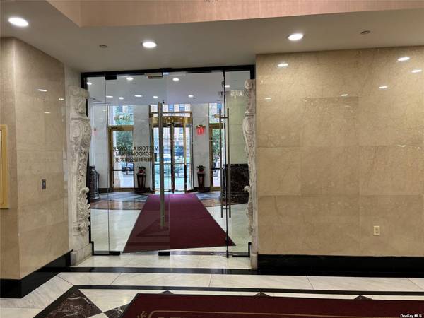 133-38 Sanford AVE #9C, Flushing, NY 11355