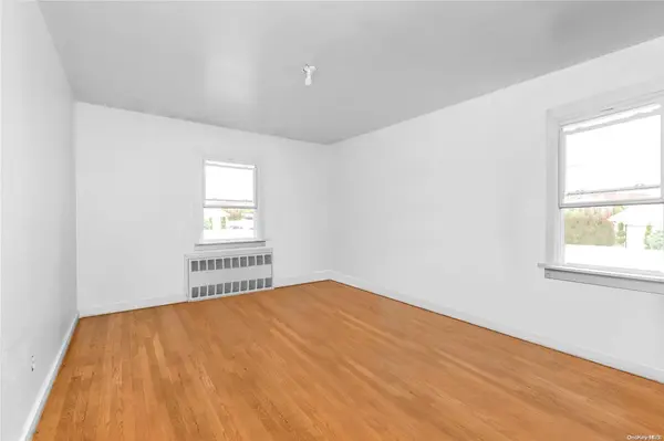 15-03 Dunbar ST, Far Rockaway, NY 11691