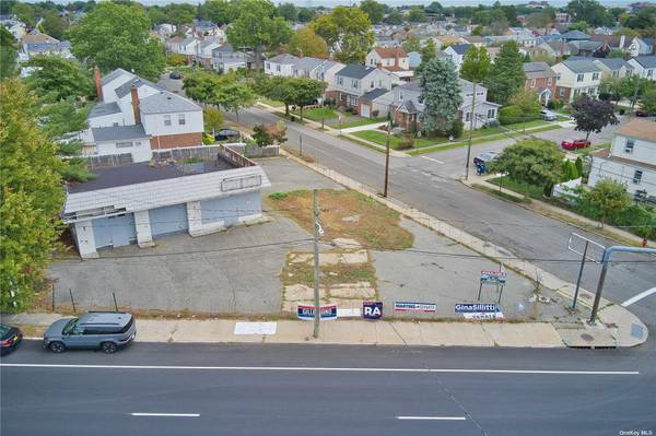 400 Herricks RD, Mineola, NY 11501