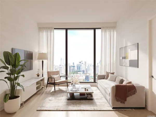 35-32 Leavitt St #PH J, Flushing, NY 11354
