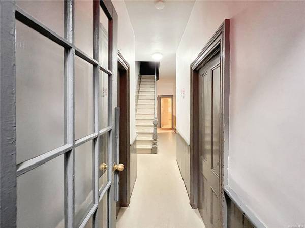127 N 4th ST, Brooklyn, NY 11249